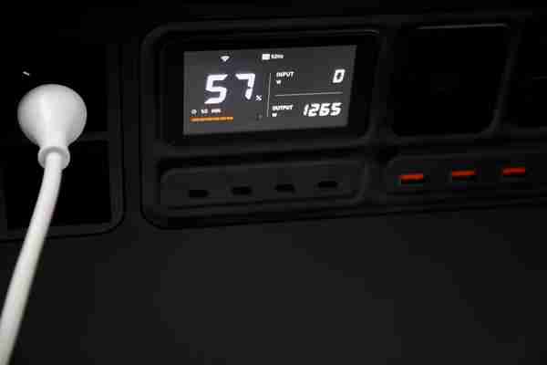 DJI Power 2000 评测：重新定义户外用电的自由与安全感 