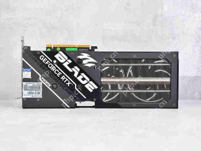  影驰 RTX 5060 魔刃评测：磁吸 RGB 光效的 50 系甜点 