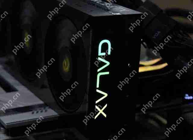  影驰 RTX 5060 魔刃评测：磁吸 RGB 光效的 50 系甜点 