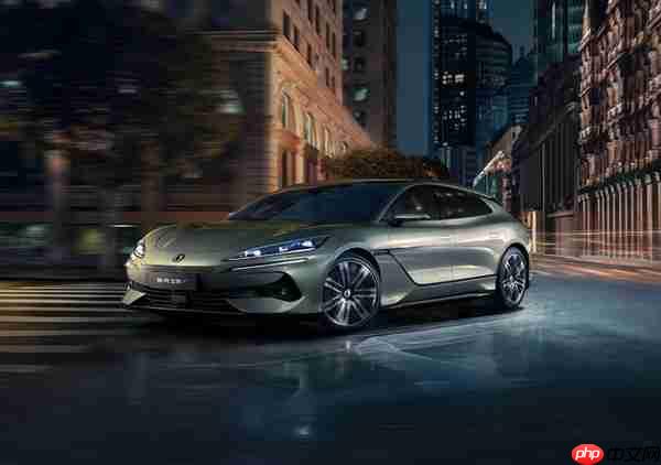 腾势赵长江回应圆规掉头磨胎问题 一年仅磨损0.05mm