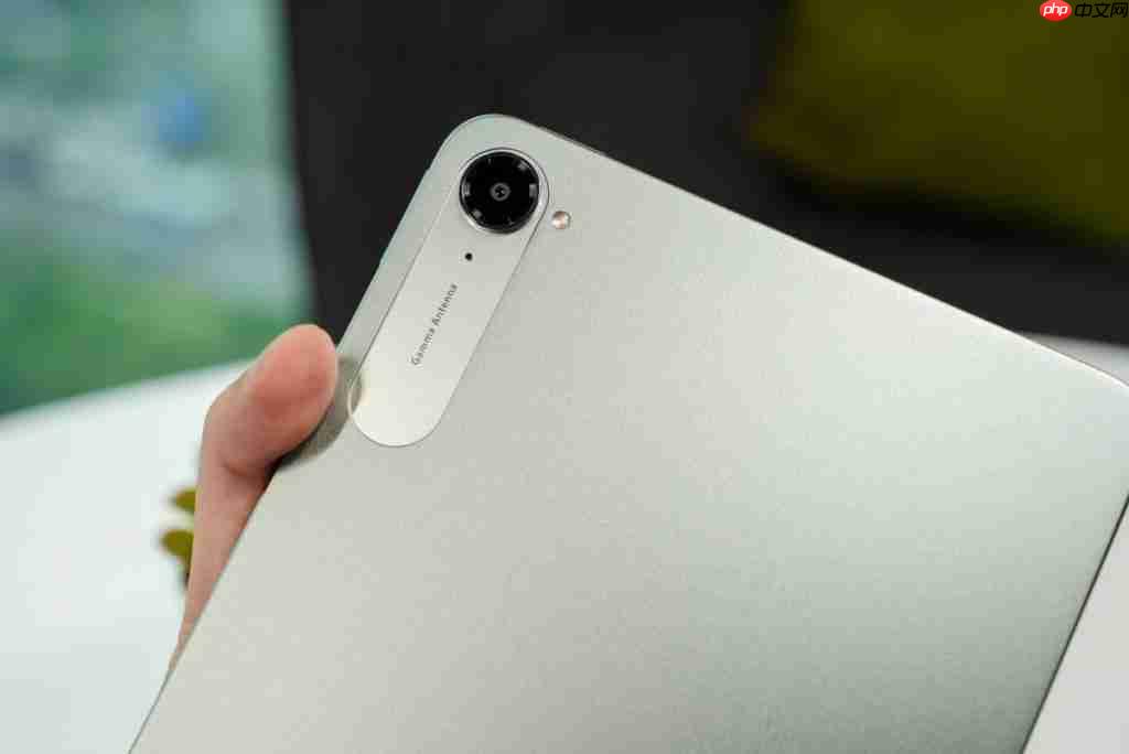  高负载游戏满帧运行！8.8 英寸 Redmi K Pad 首发体验 