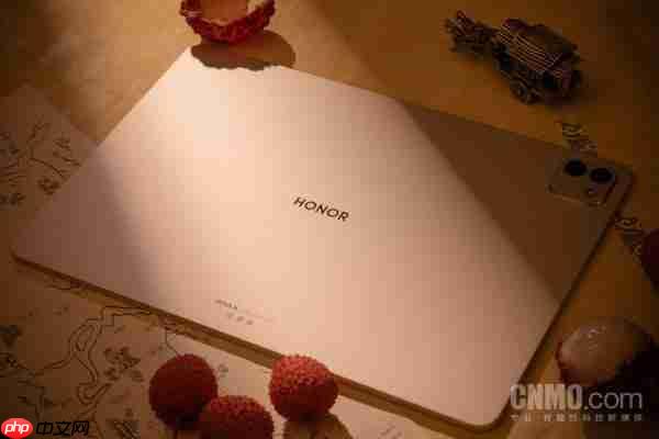  荣耀 Magic Pad 3 真机图公布 后置矩形 DECO 仅 5.79mm