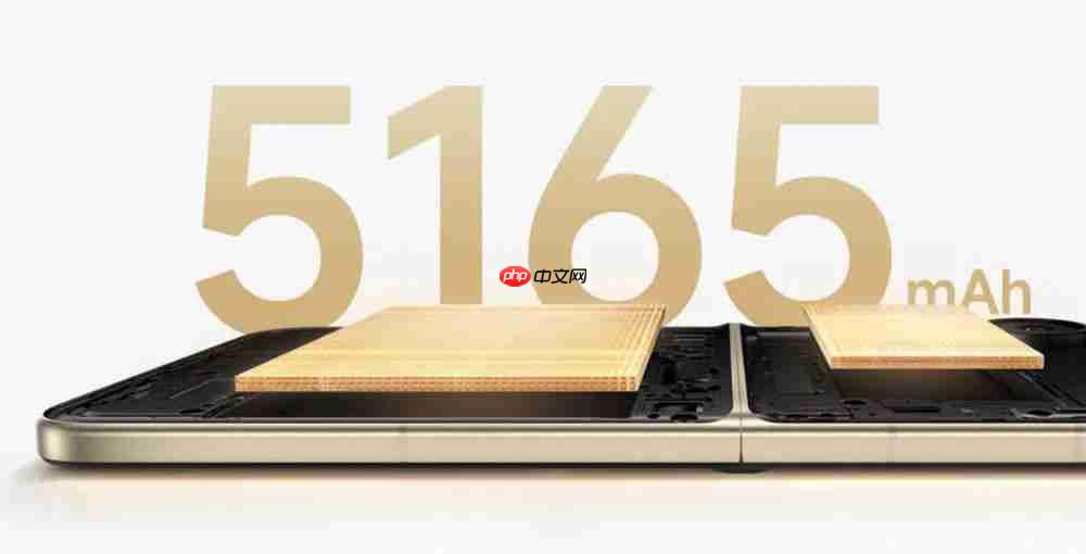 小米 MIX Flip 2 小折叠等深微曲屏，屏幕更平整