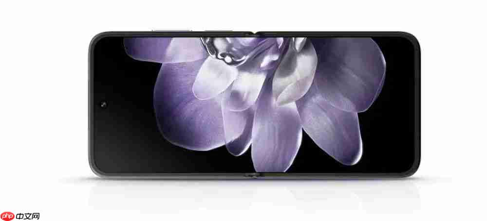 小米 MIX Flip 2 小折叠等深微曲屏，屏幕更平整 