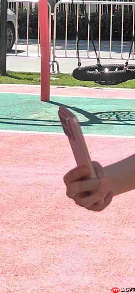 疑似魅族 22 真机曝光 后置方形镜头模组 这颜值打几分？