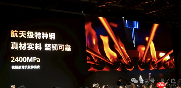 不藏了！最强麒麟9020高调加持 华为三折叠只卖1万8