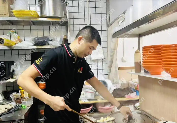 深圳暖心店主为求职毕业生免单，一句“加油”与善举温暖全网：曾受帮助，如今传递善意 - 创想鸟
