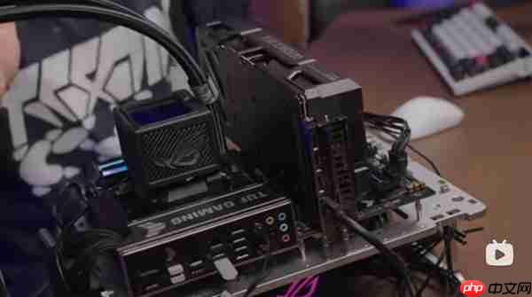 显卡250W内不用接线！华硕展示魔改PCIe全新供电概念