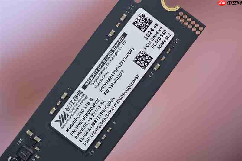 最高温度仅46度的长江存储PC450 SSD！机械革命耀世16 Ultra评测：超过200W的整机性能释放