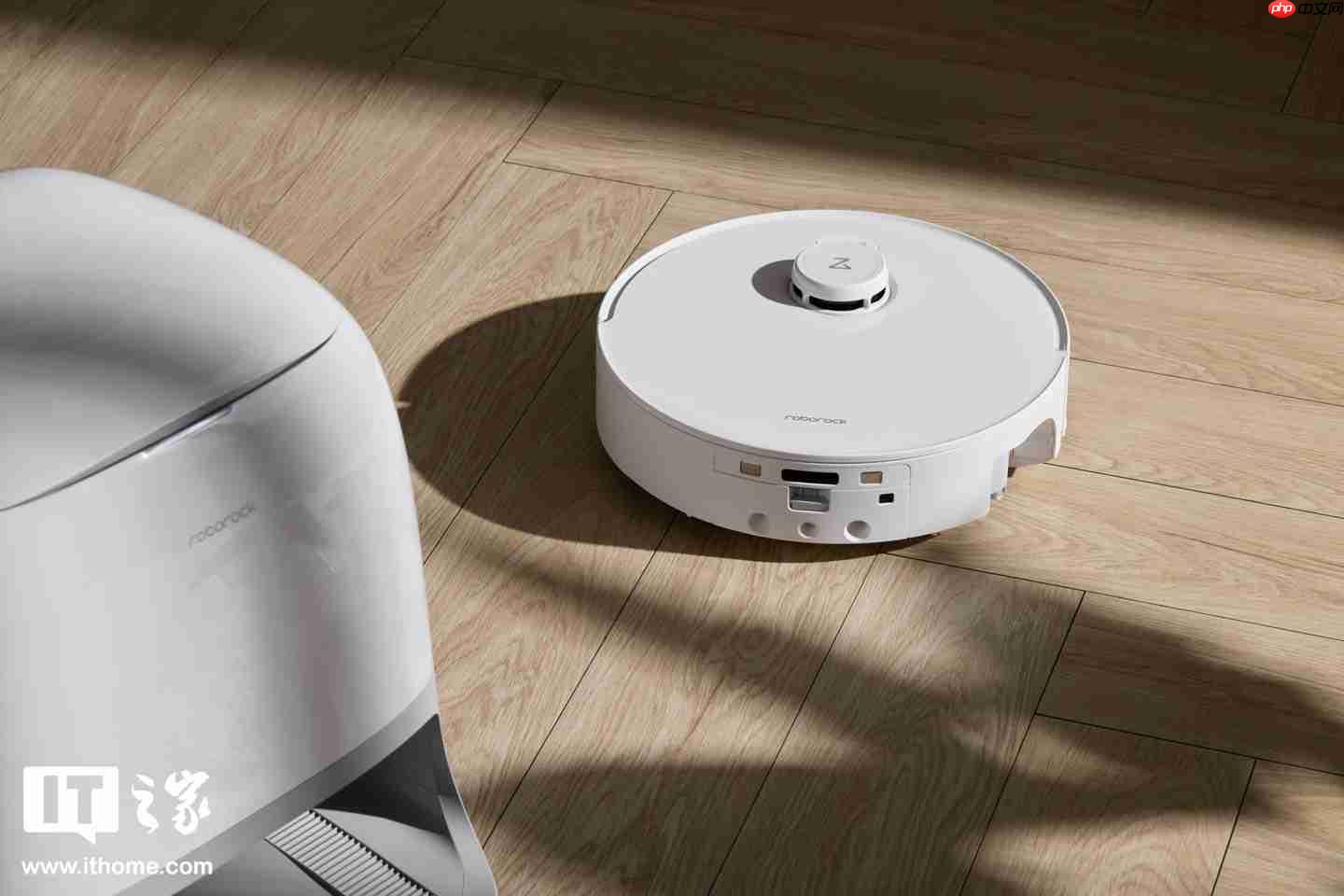 【IT之家实拍】石头首款滚筒活水扫拖机器人：石头 P20 活水版图赏