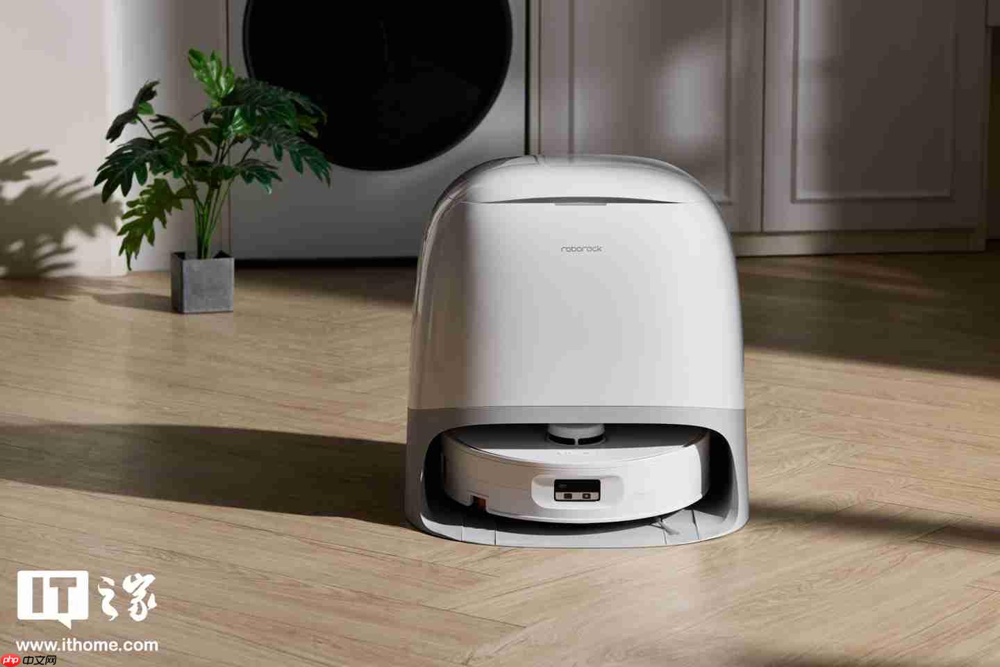 【IT之家实拍】石头首款滚筒活水扫拖机器人：石头 P20 活水版图赏