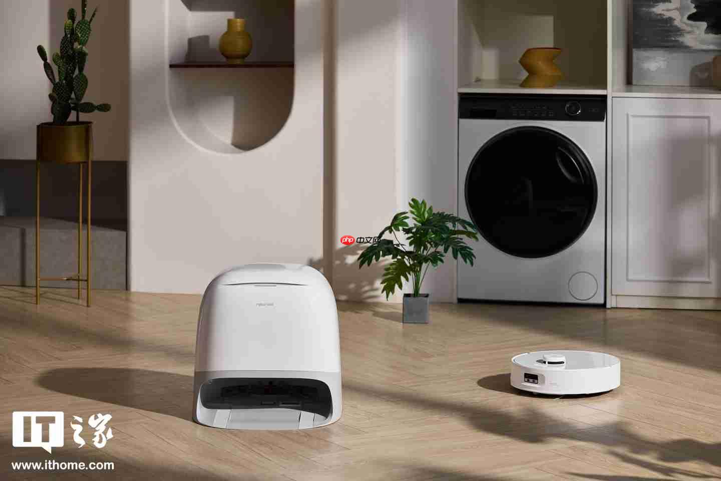 【IT之家实拍】石头首款滚筒活水扫拖机器人：石头 P20 活水版图赏