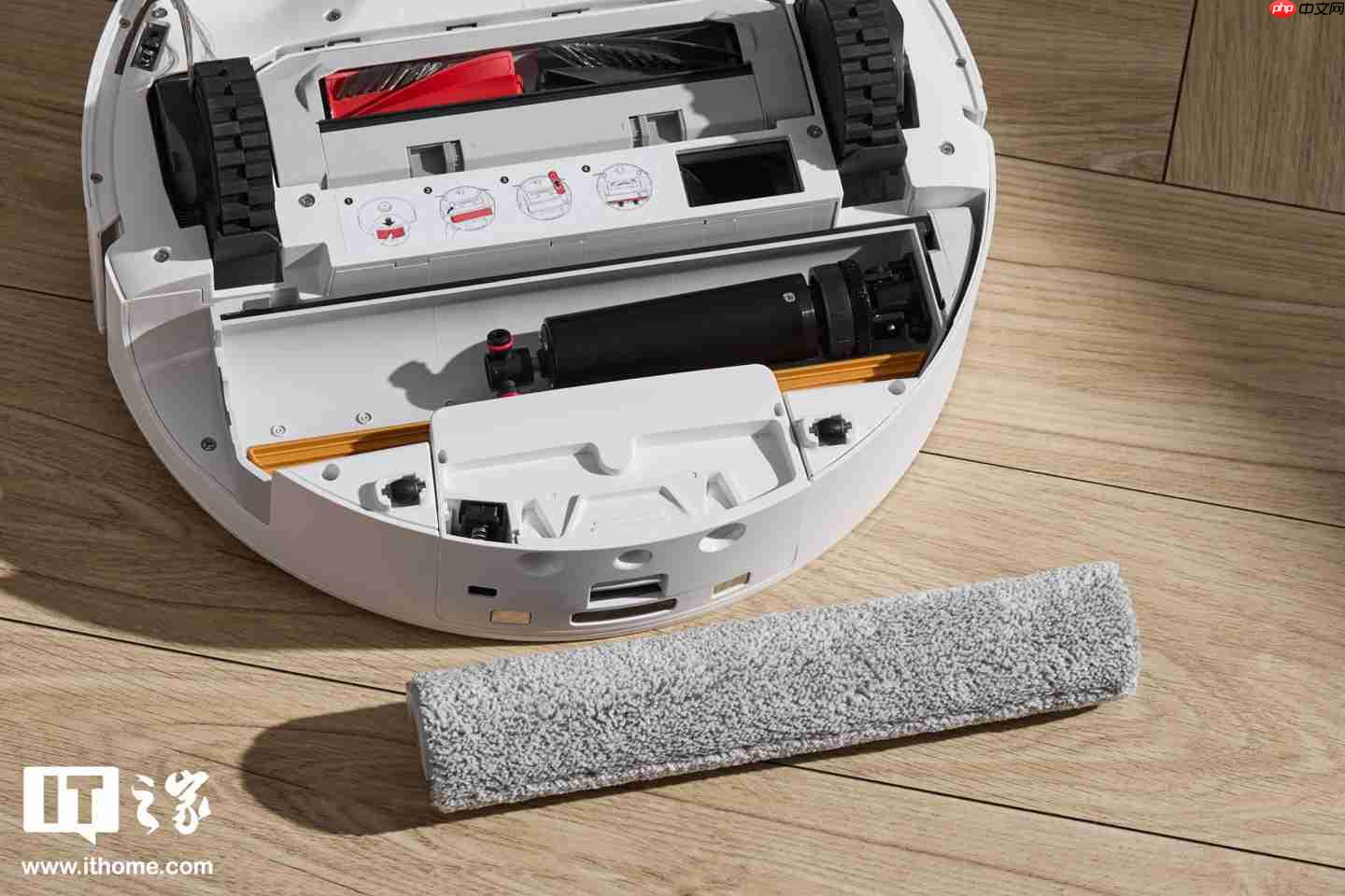 【IT之家实拍】石头首款滚筒活水扫拖机器人：石头 P20 活水版图赏