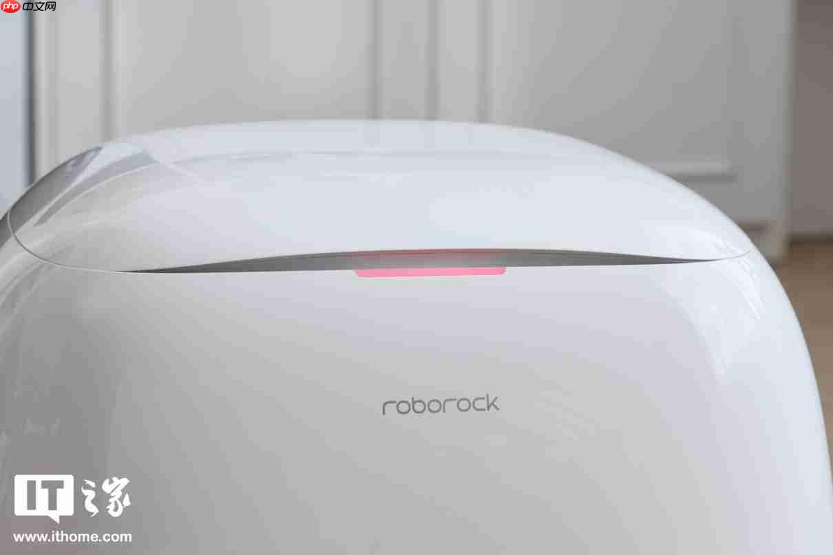 【IT之家实拍】石头首款滚筒活水扫拖机器人：石头 P20 活水版图赏