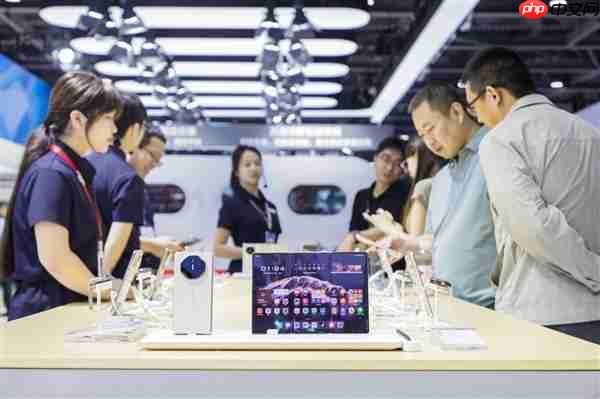 从口袋PC到智能座舱：华为新品矩阵亮相2025中国移动全球合作伙伴大会 解码智慧生活