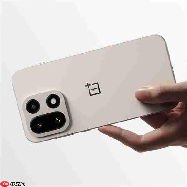 正式开启165Hz手机时代！一加15、一加Ace 6定档10月27日发布