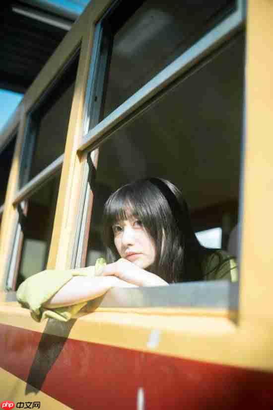 《寂静岭f》美女脸模晒美照：与游戏内形象判若两人