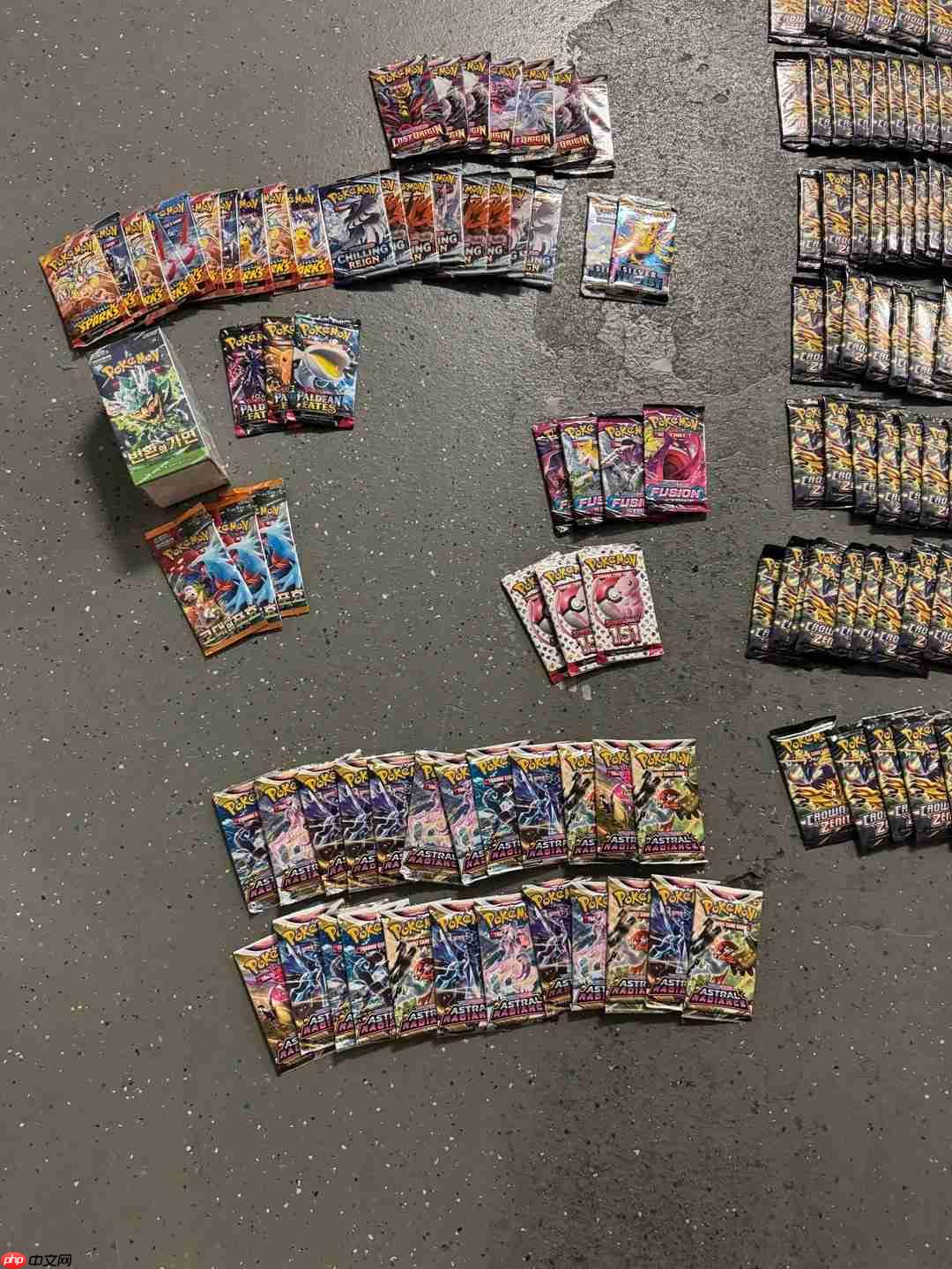 倒霉网友万元宝可梦卡牌被淹 保险理赔仅