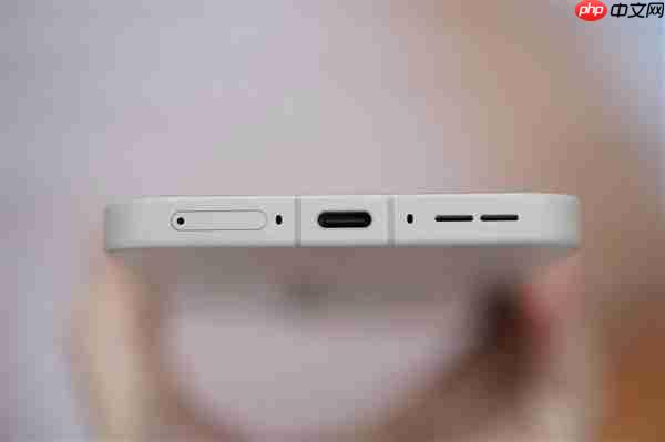 行业第一块165Hz高刷高分屏！一加15图赏