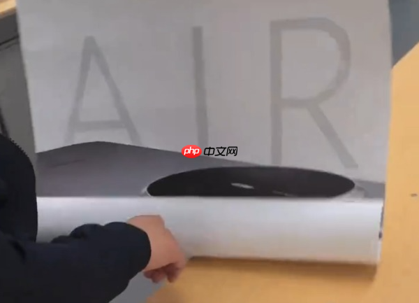 小米17、华为Mate 70 Air：国产手机命名为何要学苹果iPhone 对标还是模仿
