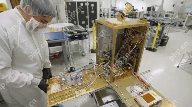 英伟达发射首个太空AI服务器，H100 GPU已成功“上天” - 创想鸟