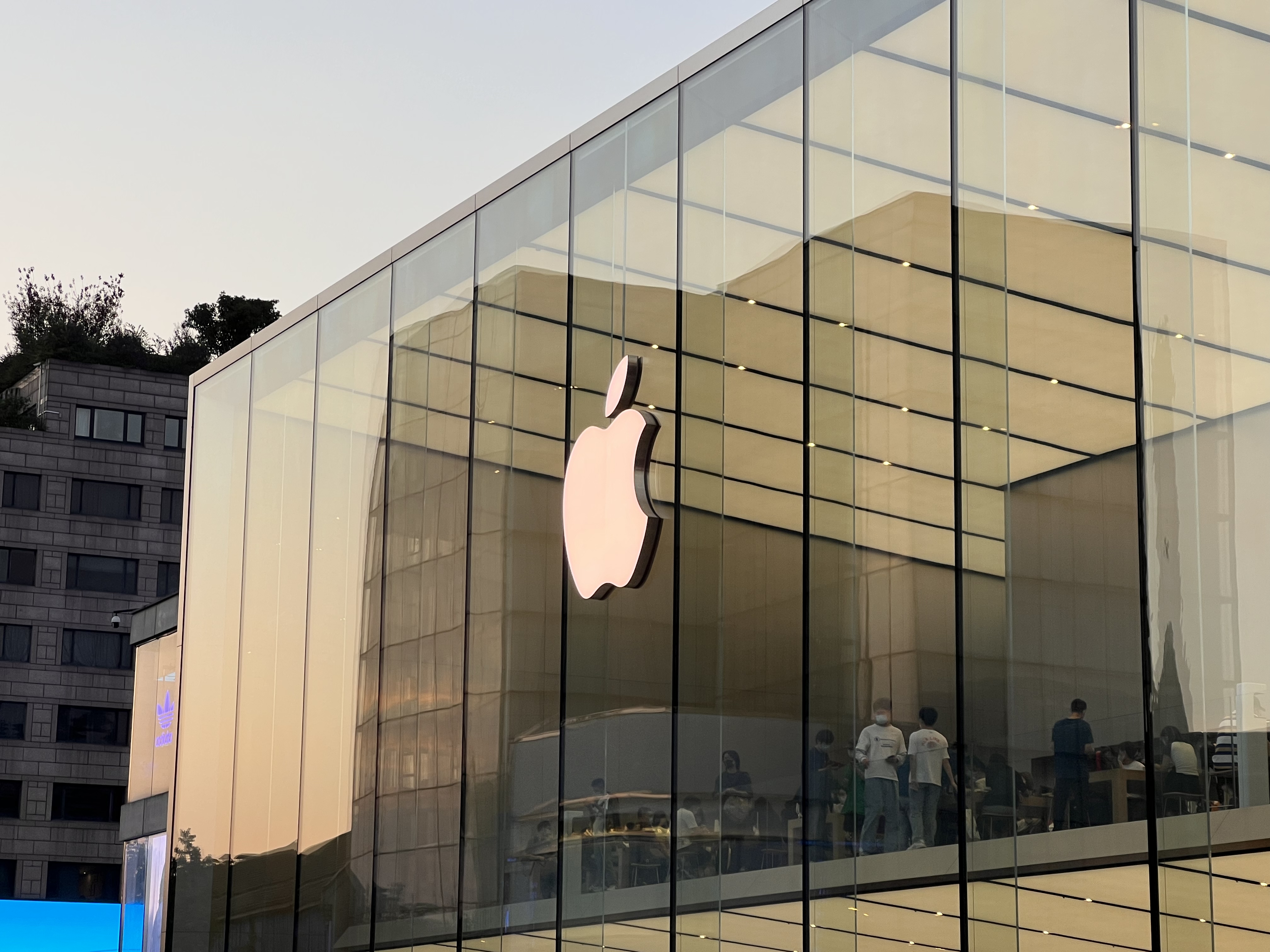 机构：iPhone出货或于2025年Q1遇瓶颈