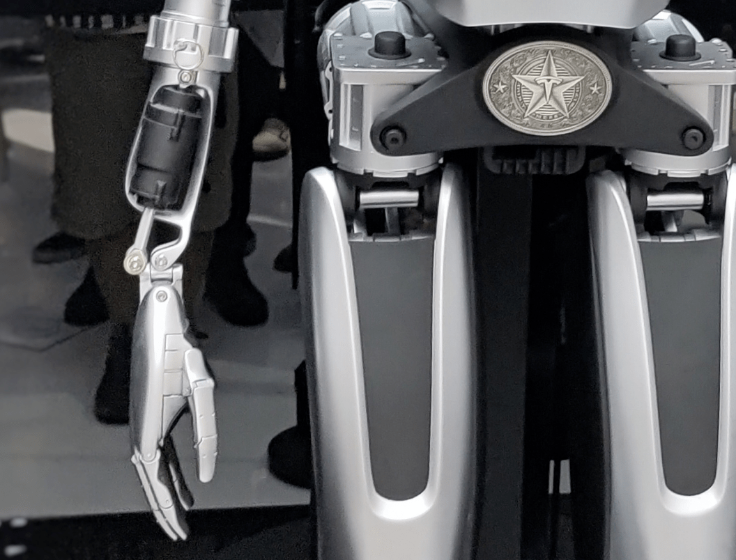 令人震惊的特斯拉机器人