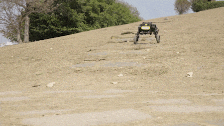本末科技进军巡检市场，预计挑战14.5%的行业增长率，推出轮足机器人