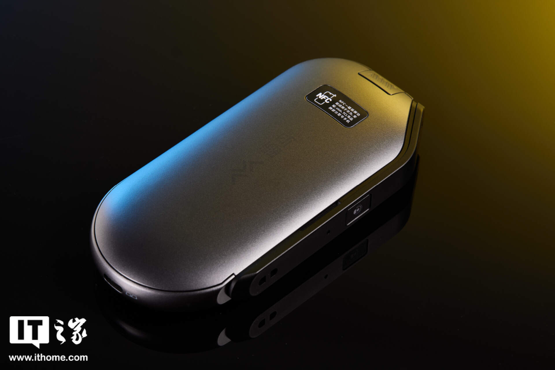 201 英寸巨屏躺着看：雷鸟 Air 2s 智能眼镜图赏