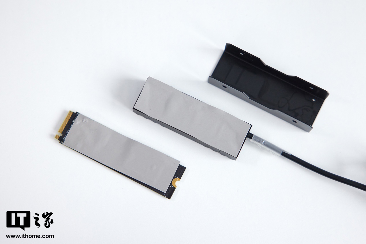 雷克沙 NM1090 PCIe5.0 Gen5x4 NVMe 固态硬盘图赏：全副武装的读写性能怪兽