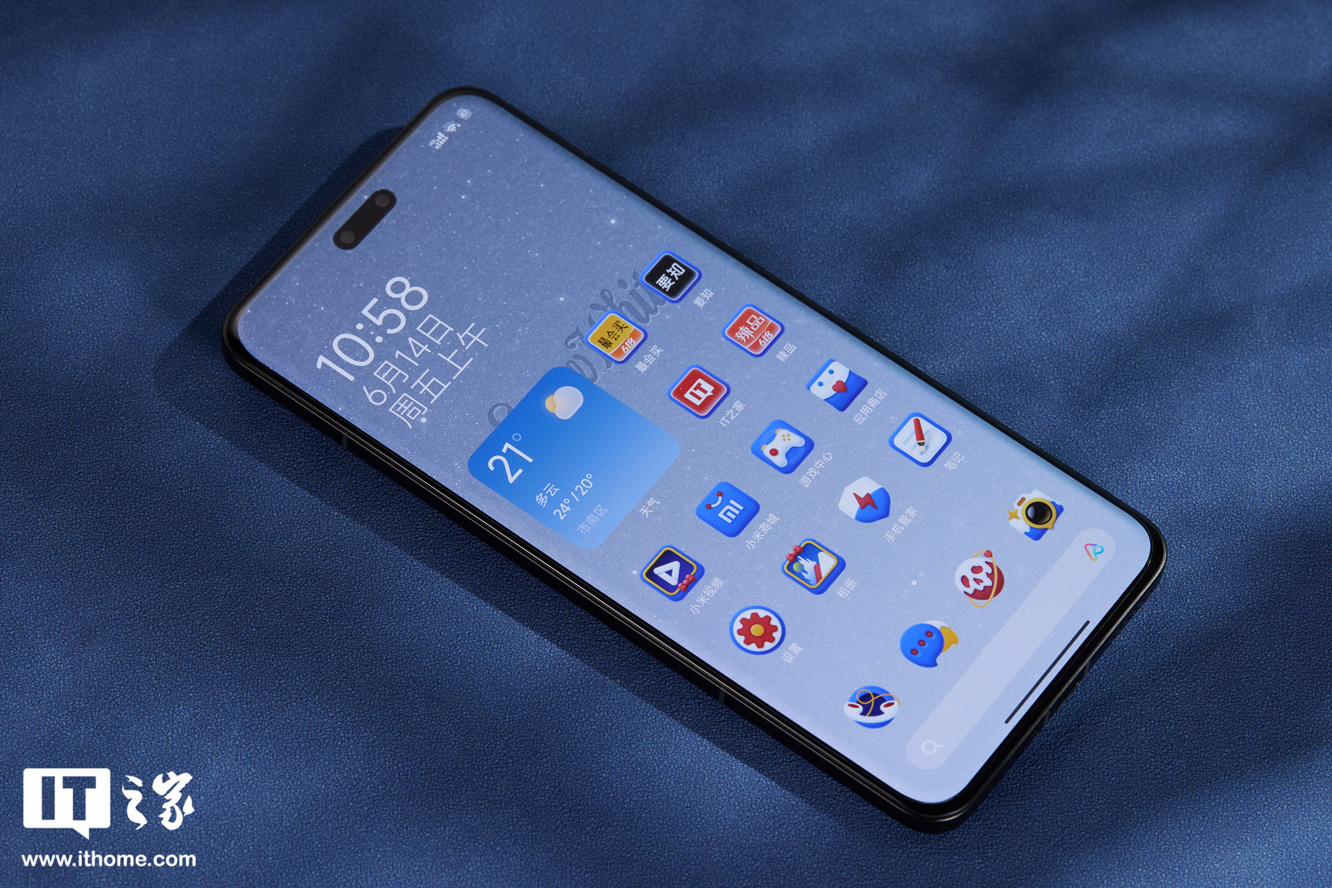 小米 Civi 4 Pro 迪士尼公主限定版图赏：内嵌“魔镜”的深度定制机