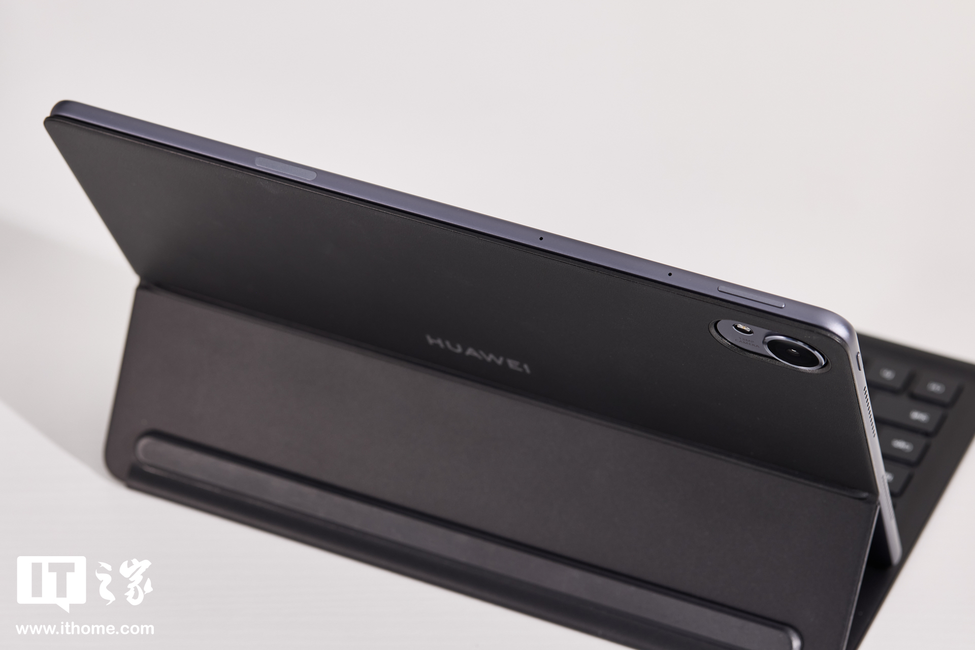 华为擎云 C7（第 2 代）图赏：为企业打造的 PC 级生产力平板