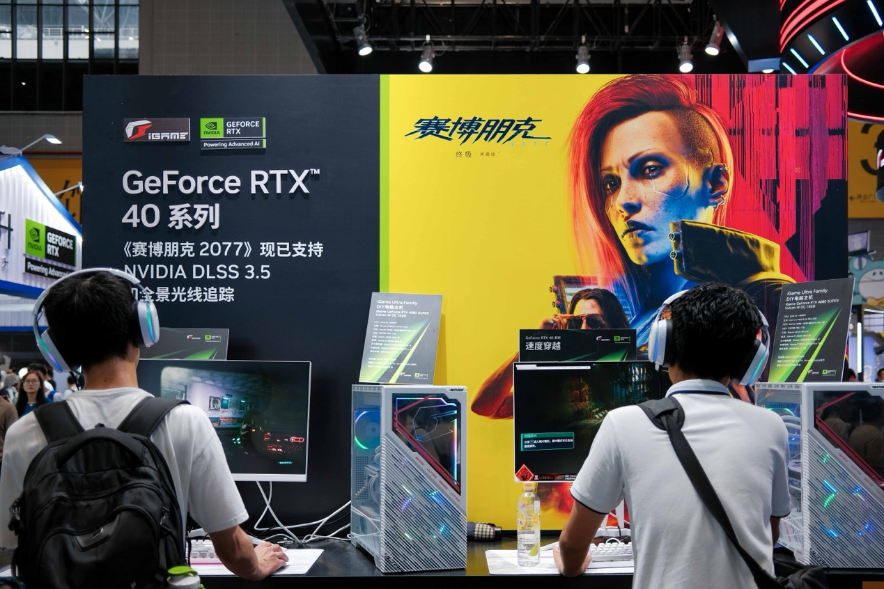 颜值性能两手抓，BW 2024 七彩虹 AI 星球探馆