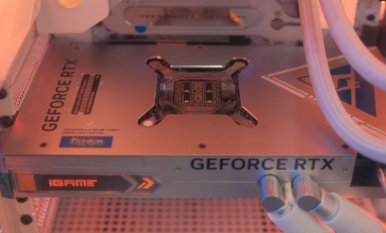 颜值性能两手抓，BW 2024 七彩虹 AI 星球探馆