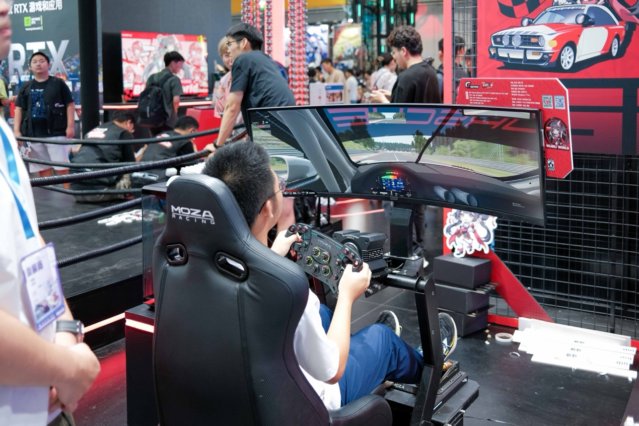 颜值性能两手抓，BW 2024 七彩虹 AI 星球探馆