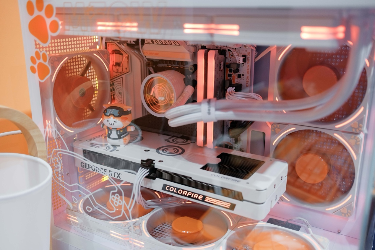 颜值性能两手抓，BW 2024 七彩虹 AI 星球探馆