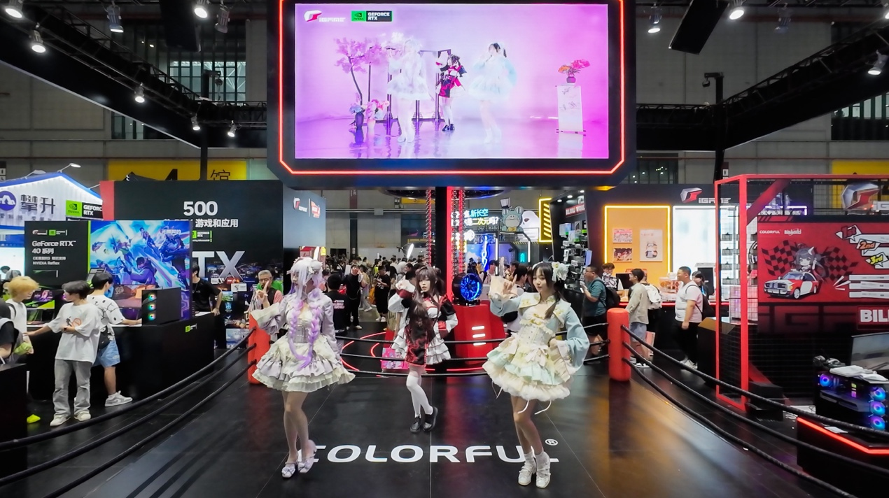 颜值性能两手抓，BW 2024 七彩虹 AI 星球探馆