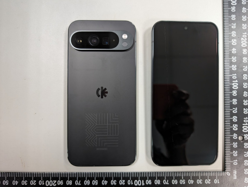 谷歌 Pixel 9 Pro Fold 折叠屏真机曝光：圆角矩形相机模组、潜望长焦镜头