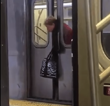 米哈游翻车了？《绝区零》节奏不止，到底哪出问题了？