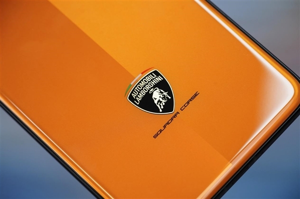 兰博基尼联名！Redmi K70至尊冠军版来了