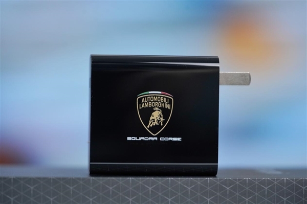 兰博基尼联名！Redmi K70至尊冠军版来了