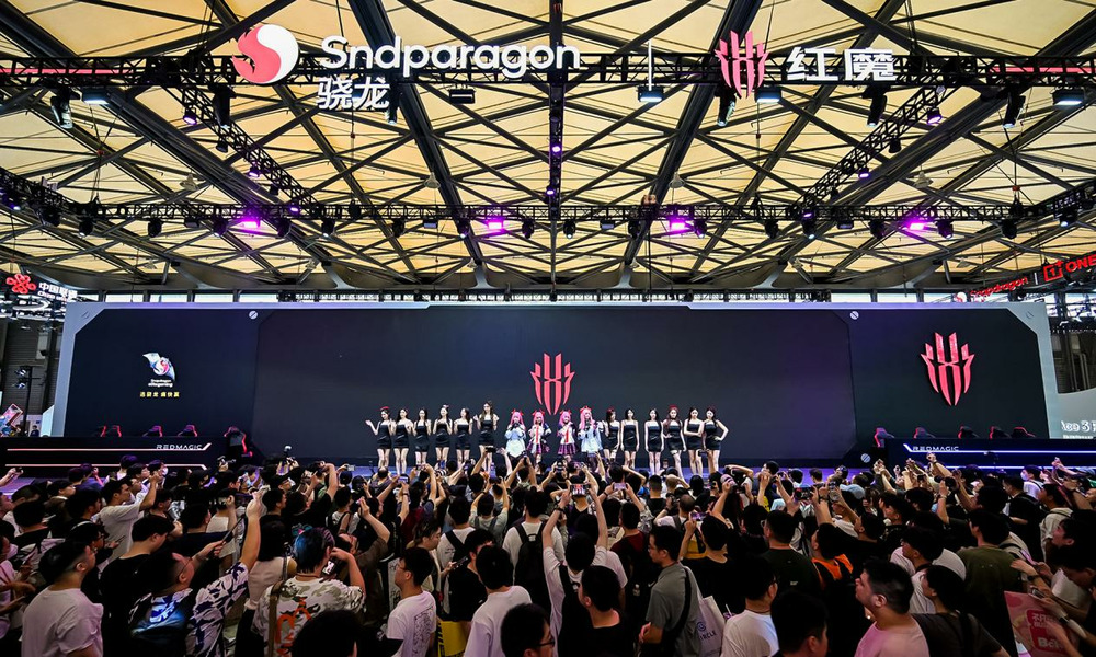 红魔平板黑科技首秀2024 ChinaJoy，震撼视觉新体验
