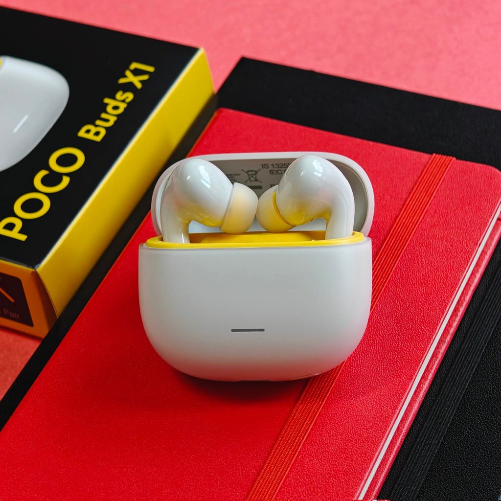 8 月 1 日发布，小米 POCO M6 Plus 5G 手机以及 POCO Buds X1 耳机实物照曝光
