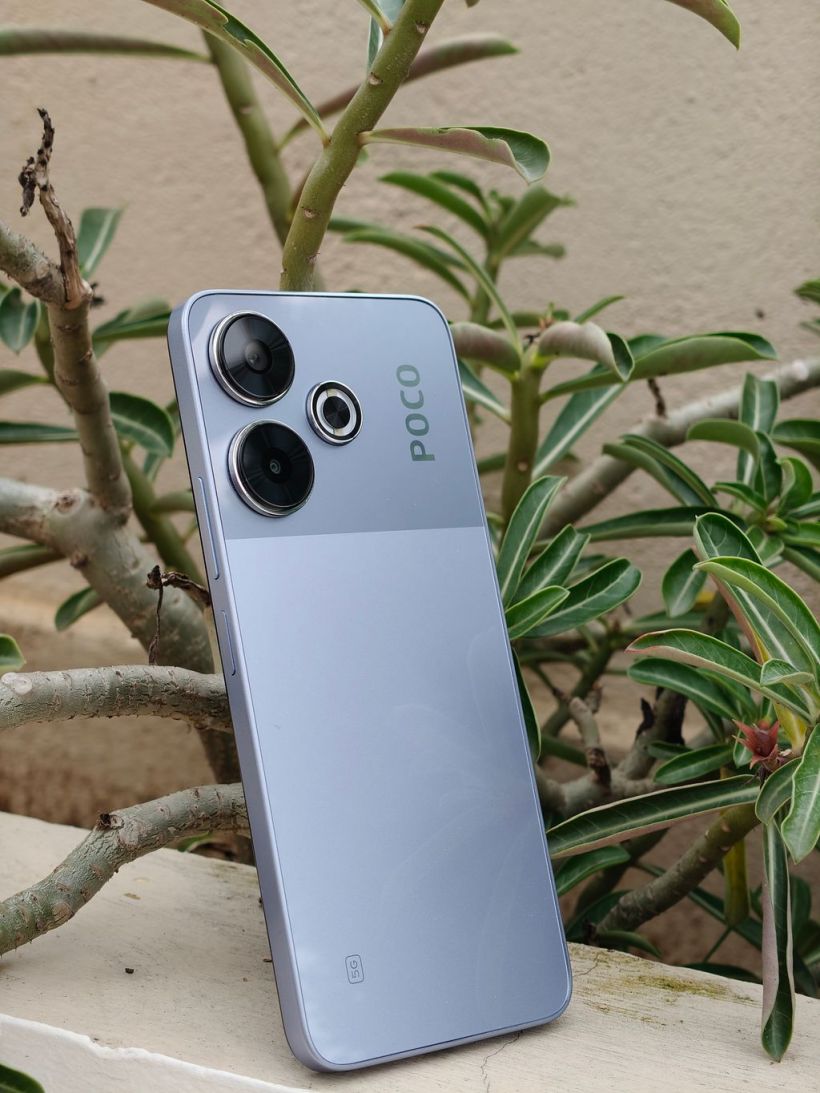 8 月 1 日发布，小米 POCO M6 Plus 5G 手机以及 POCO Buds X1 耳机实物照曝光