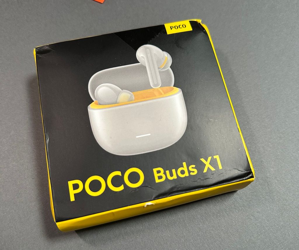 8 月 1 日发布，小米 POCO M6 Plus 5G 手机以及 POCO Buds X1 耳机实物照曝光