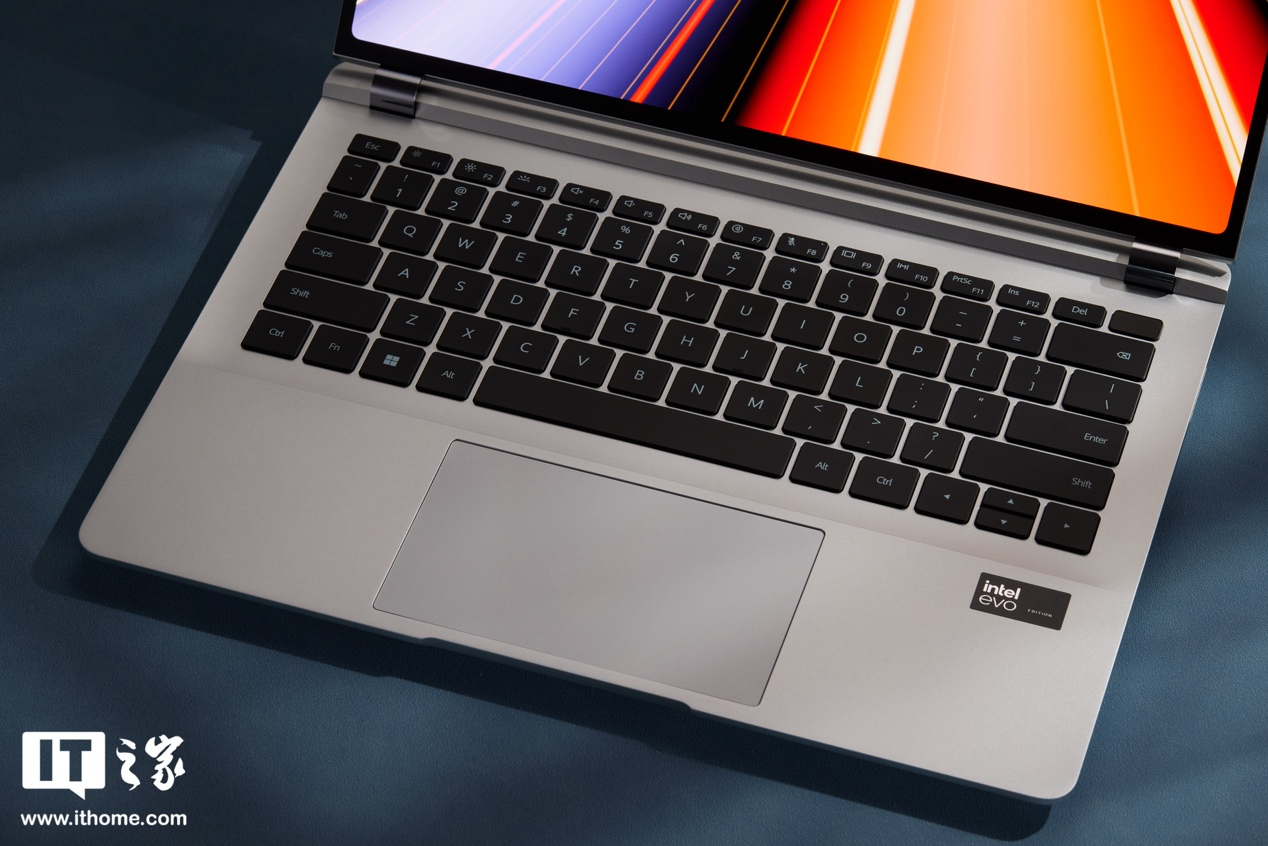 楔形全金属机身，星光灯加持，华为 MateBook GT 14 开箱