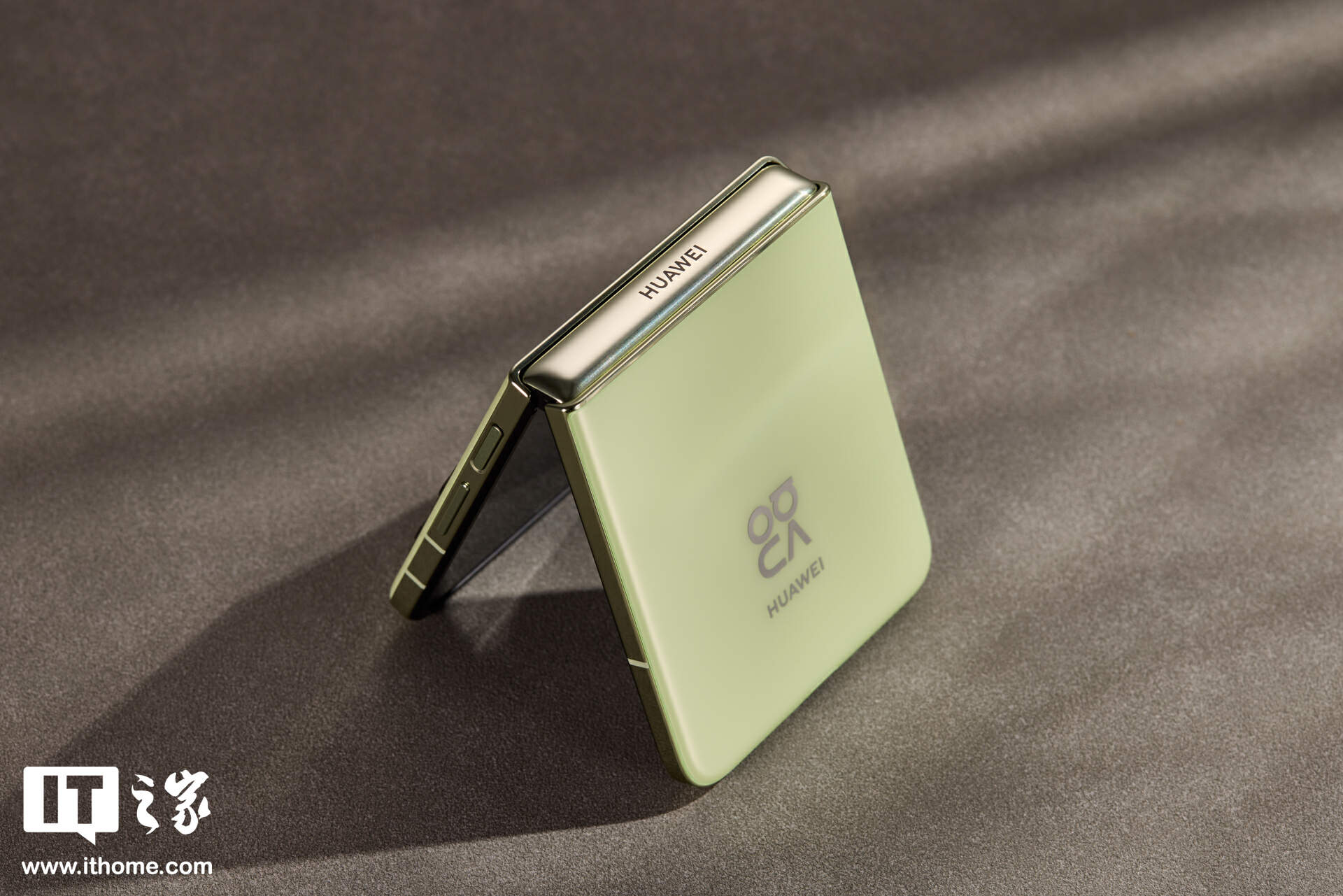华为 nova Flip 小折叠屏手机上市 72 小时销量突破 4.5 万台，同比 Pocket S 提升 85%