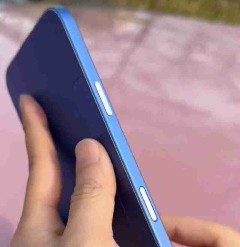 苹果iPhone 16系列模型机曝光：屏幕更大，新增拍照键