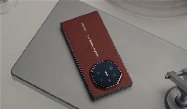 全球首款三折叠！华为mate xt非凡大师发往各地门店：样机到货