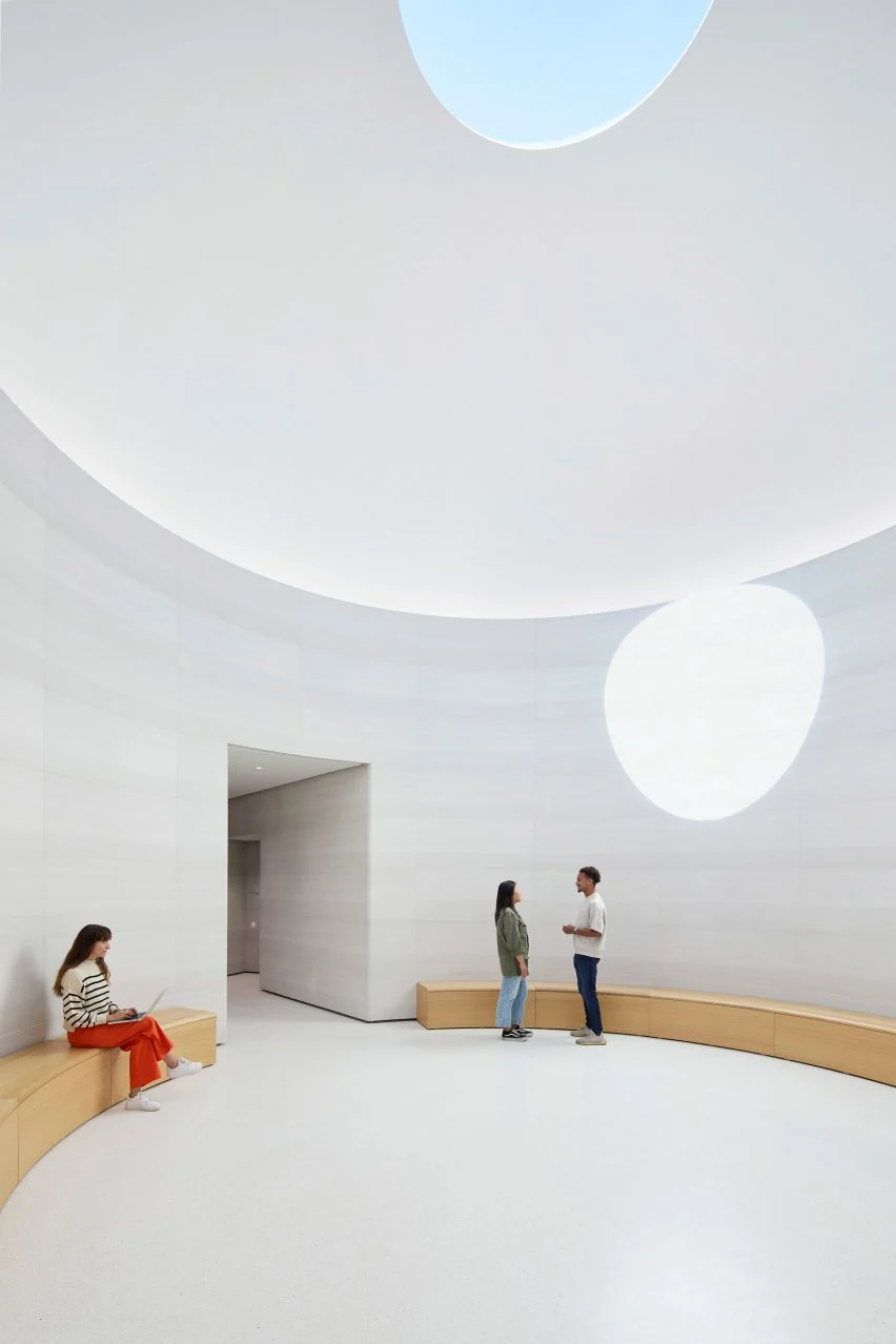 苹果园区全新建筑亮相，将用来展示 iPhone 16 等新品